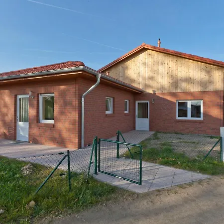 Holiday home Simplistic In With Garden *