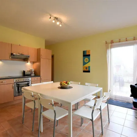 Simplistic In With Garden Holiday home