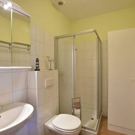 Simplistic In With Garden Zierow